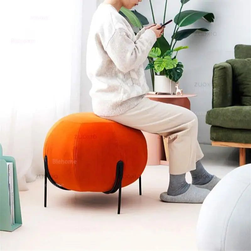 Tabouret rond créatif en velours