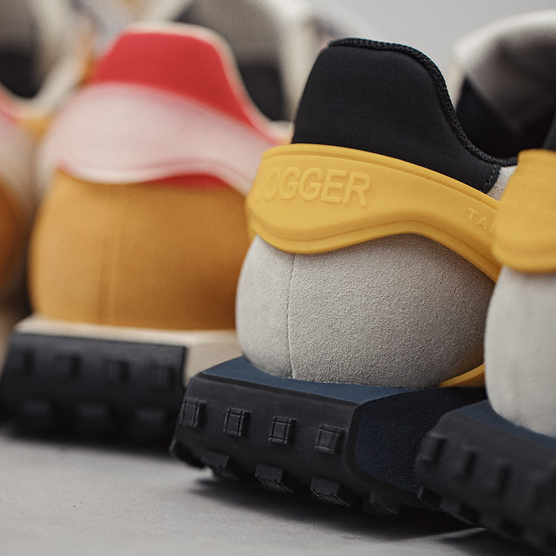 Casual Retro Lace-Up Sneakers