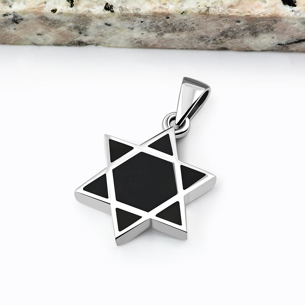 Pendentif en argent avec étoile de David en onyx noir