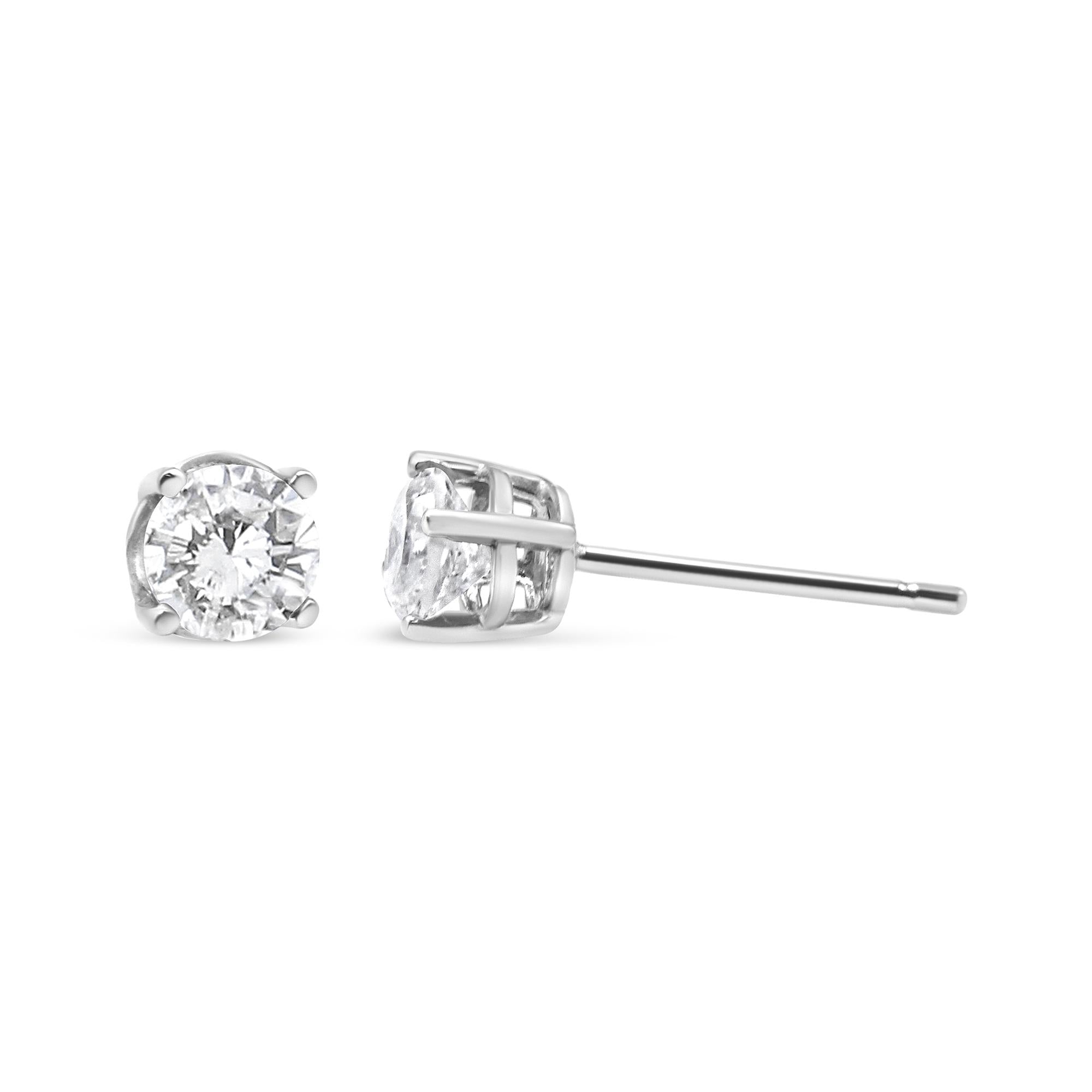 Boucles d'oreilles à tige classiques à 4 griffes en or blanc 14 carats 3/4 carats avec diamants cultivés en laboratoire