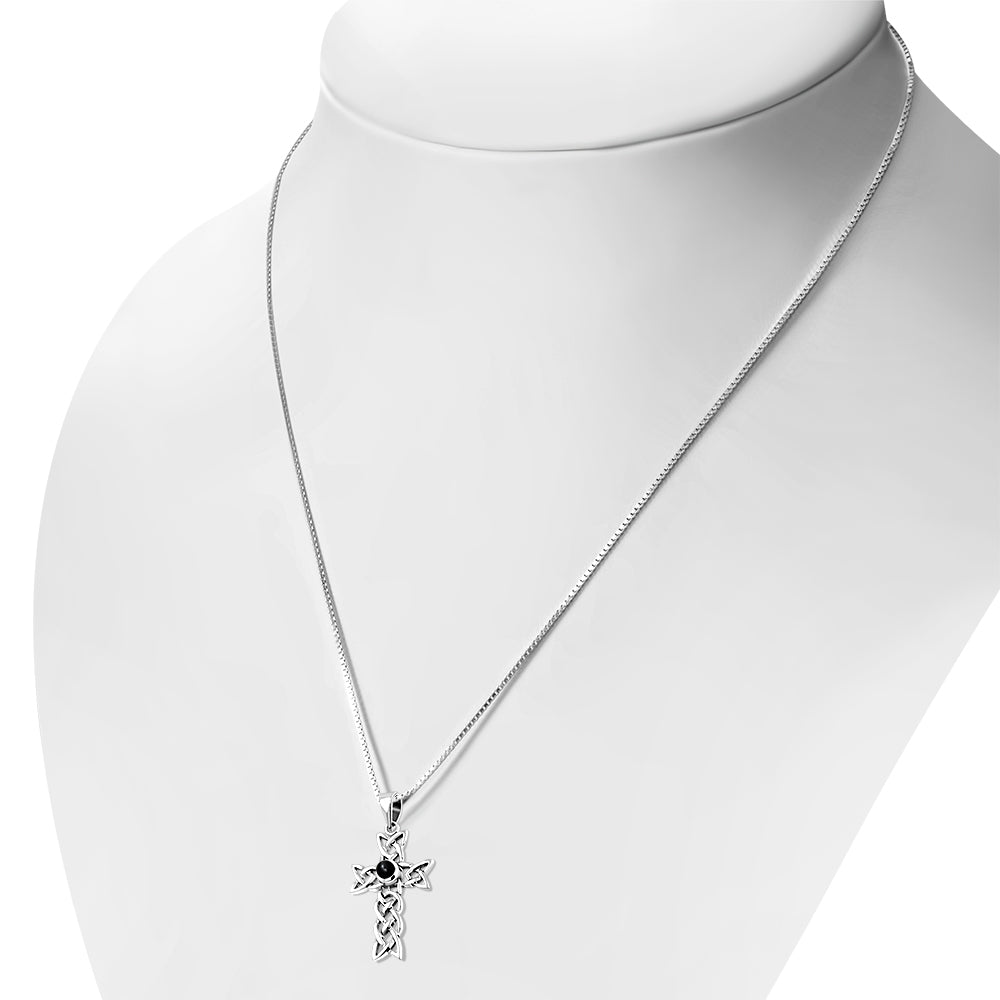 Pendentif en argent avec croix à nœud celtique en onyx noir