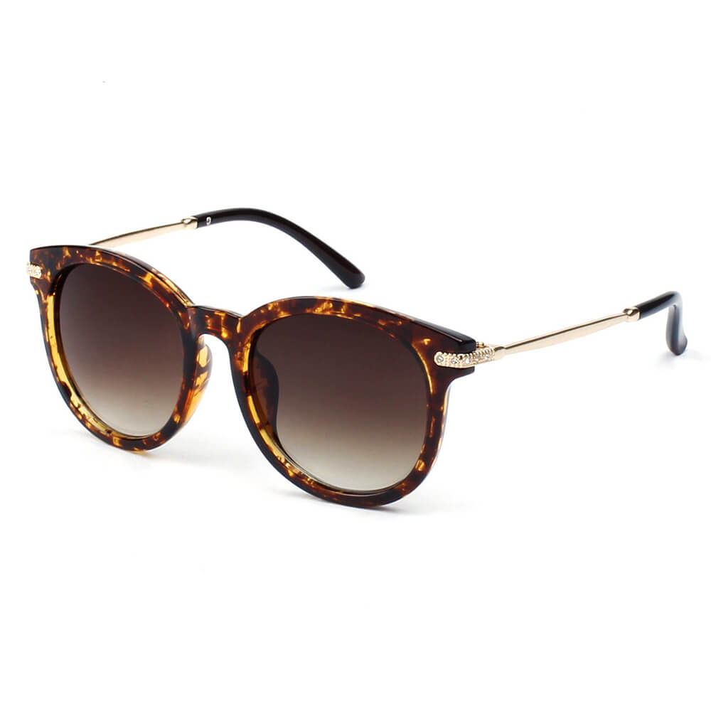 Brussells-  Round P3 Horn Rimmed Sunglasses With Embossed Hinges