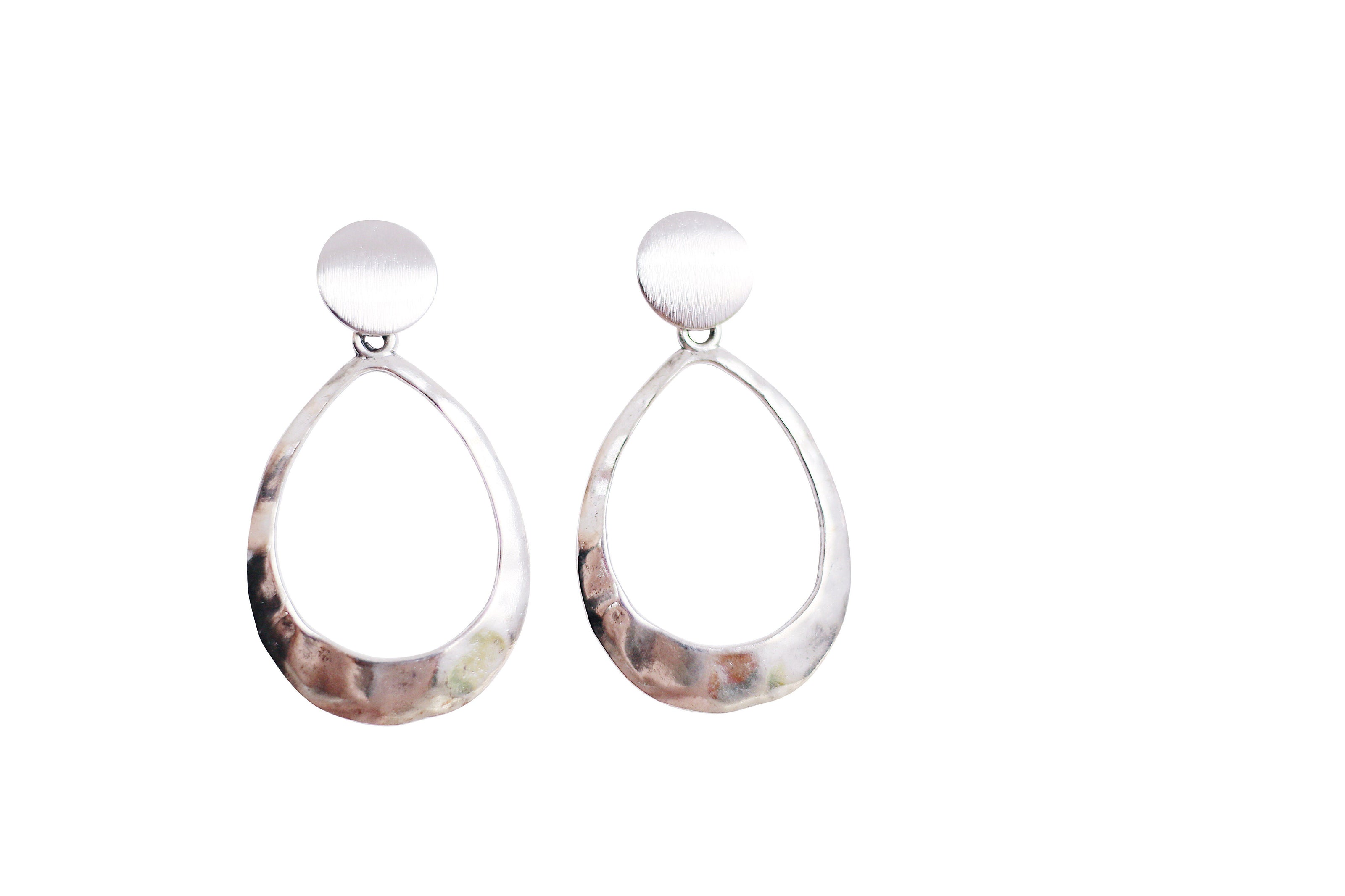 Boucles d'oreilles ovales géométriques Kinsley en argent martelé