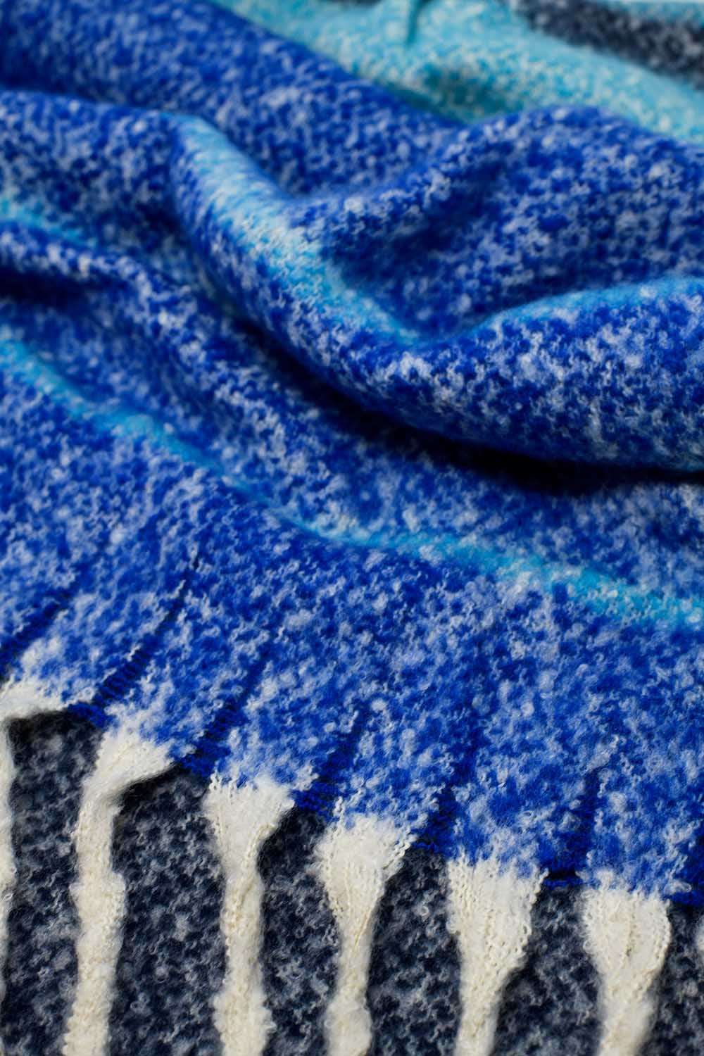 Chunky Scarf With Stripes in Blue