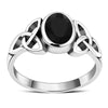 Bague en argent avec pierre d'onyx noir à facettes avec nœud de la trinité celtique