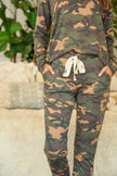 Ensemble haut camouflage brossé et pantalon de jogging avec lien à nouer