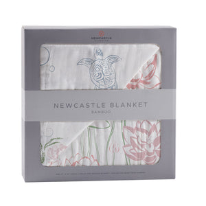 Couverture Newcastle en mousseline de bambou tortues et nénuphars