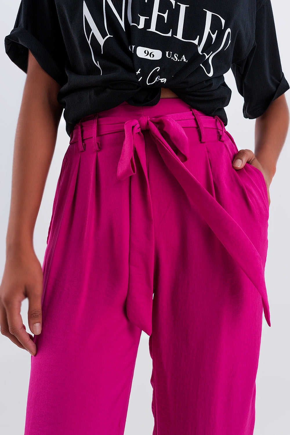 Pantalon large ceinturé en fuchsia