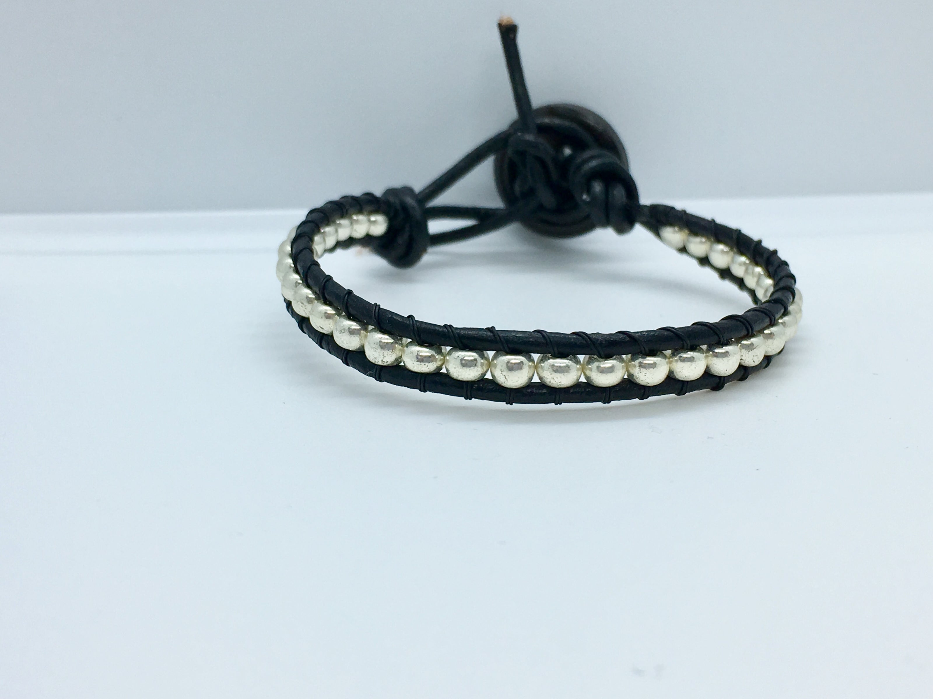 White Pearl Thin Leather Beaded Bracelet