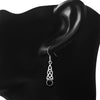 Boucles d'oreilles en argent avec nœud de trinité celtique en onyx noir