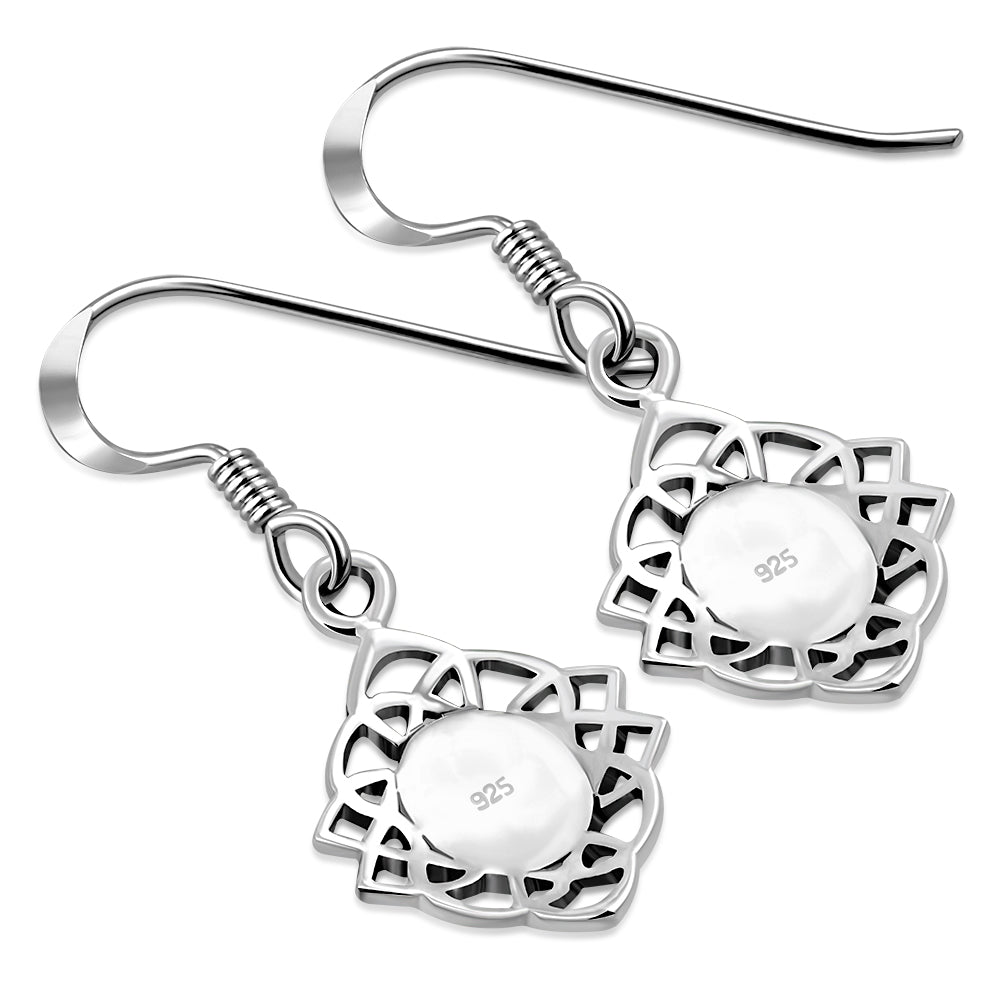 Boucles d'oreilles ovales en argent avec opale synthétique et nœud celtique