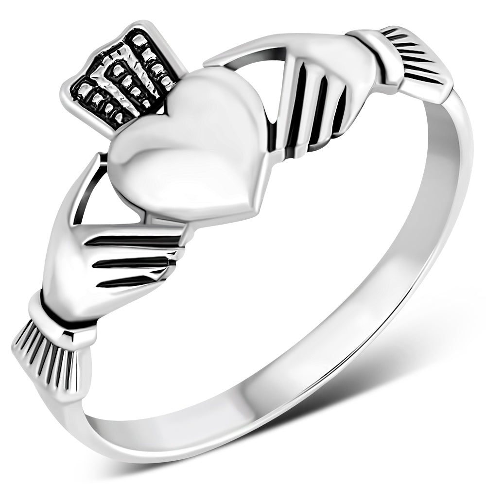 Bague de Claddagh irlandaise en argent uni