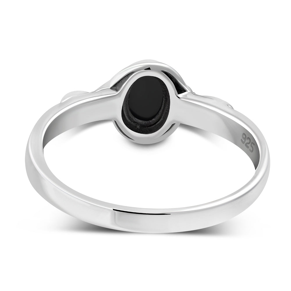 Bague en argent avec nœud celtique en onyx noir