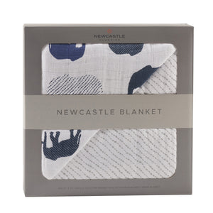 Couverture Newcastle en mousseline de coton éléphant bleu et vague tachetée