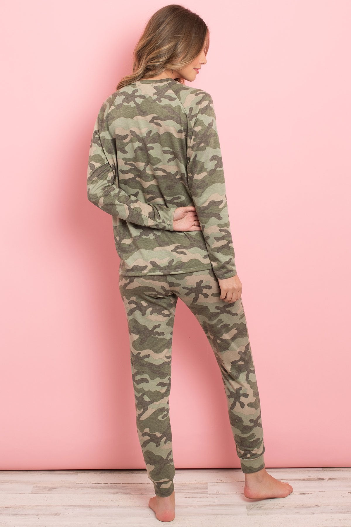 Ensemble haut camouflage brossé et pantalon de jogging avec lien à nouer