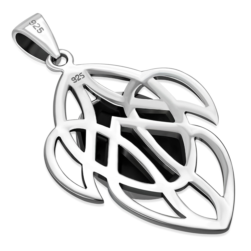 Pendentif en argent et onyx noir à nœud celtique moyen