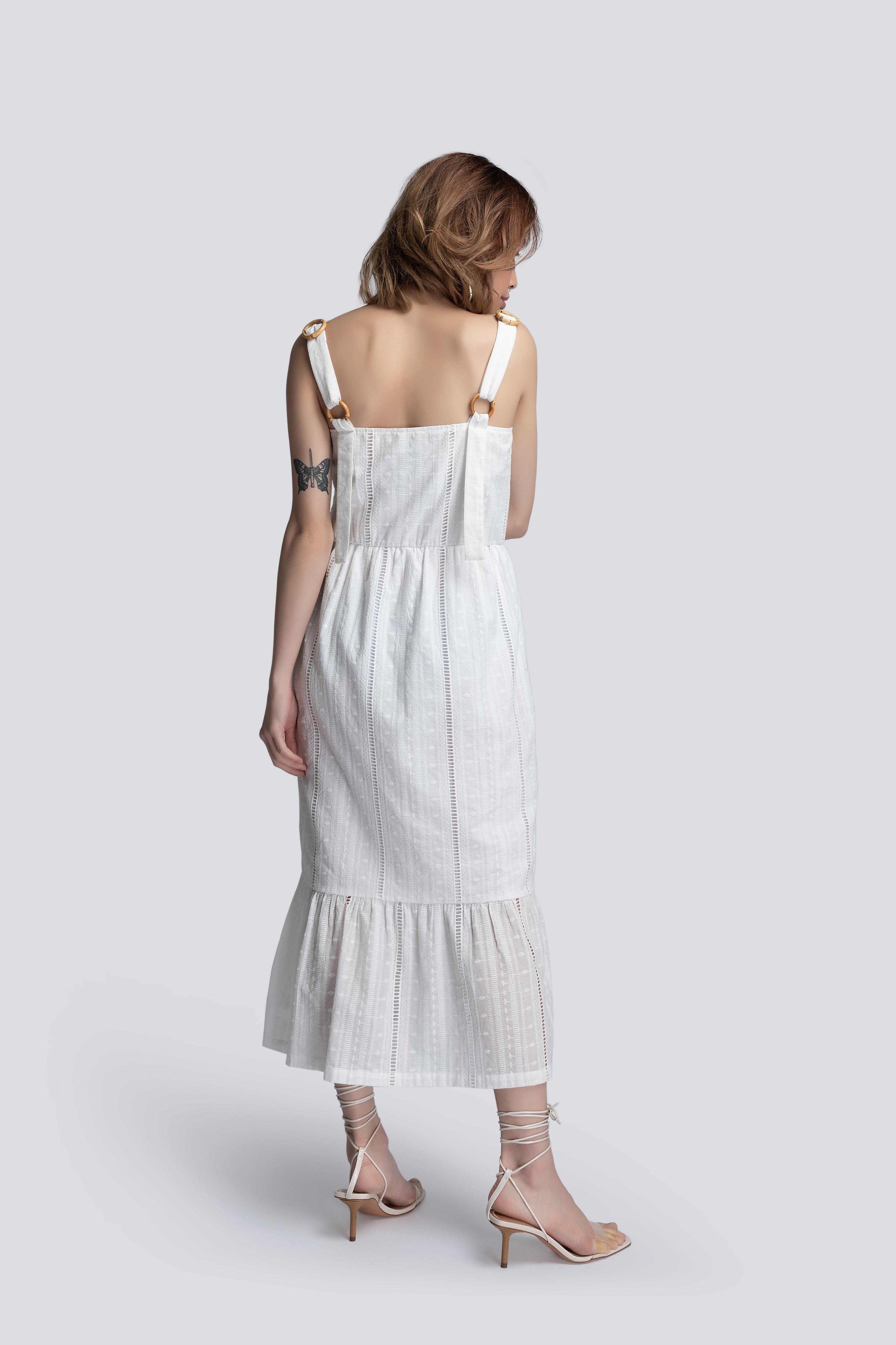 Robe d'été à plusieurs niveaux Gabriella en blanc