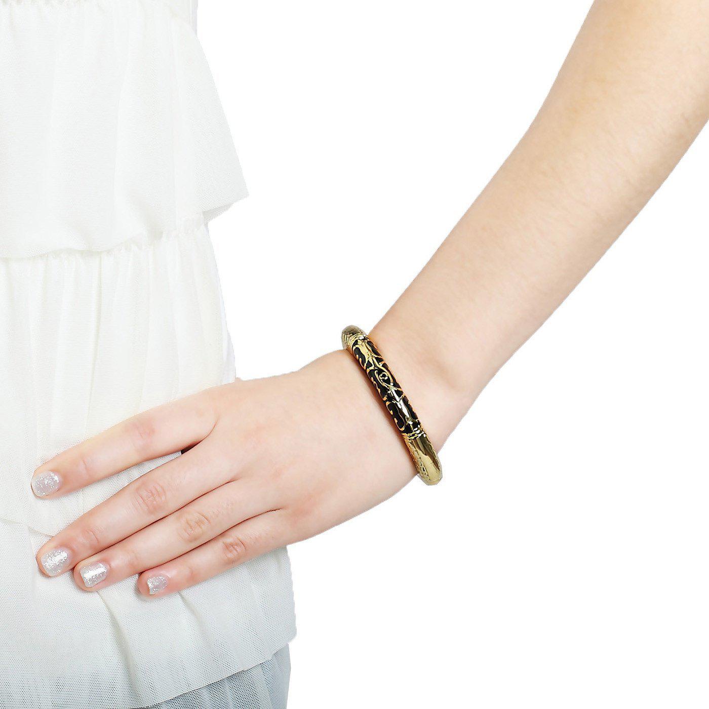 Quaint Quotient Black & Gold  Bangle