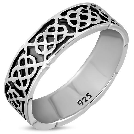 Bague en argent avec nœud celtique uni