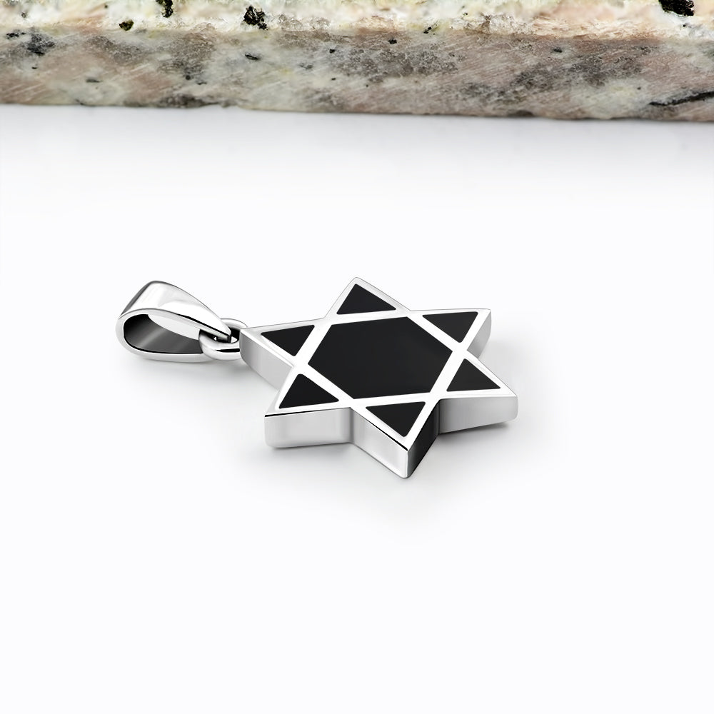 Pendentif en argent avec étoile de David en onyx noir