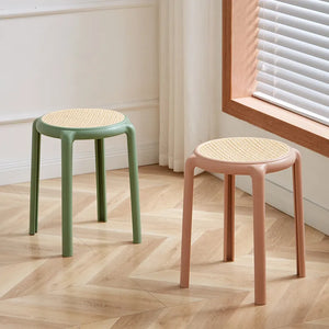 Tabouret empilable en rotin moderne