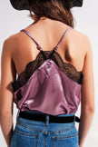 Camisole en satin et dentelle en lilas