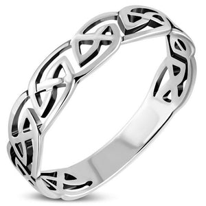 Bague en argent avec nœud celtique uni