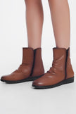 Bottes basses marron avec fermeture éclair et nez rond