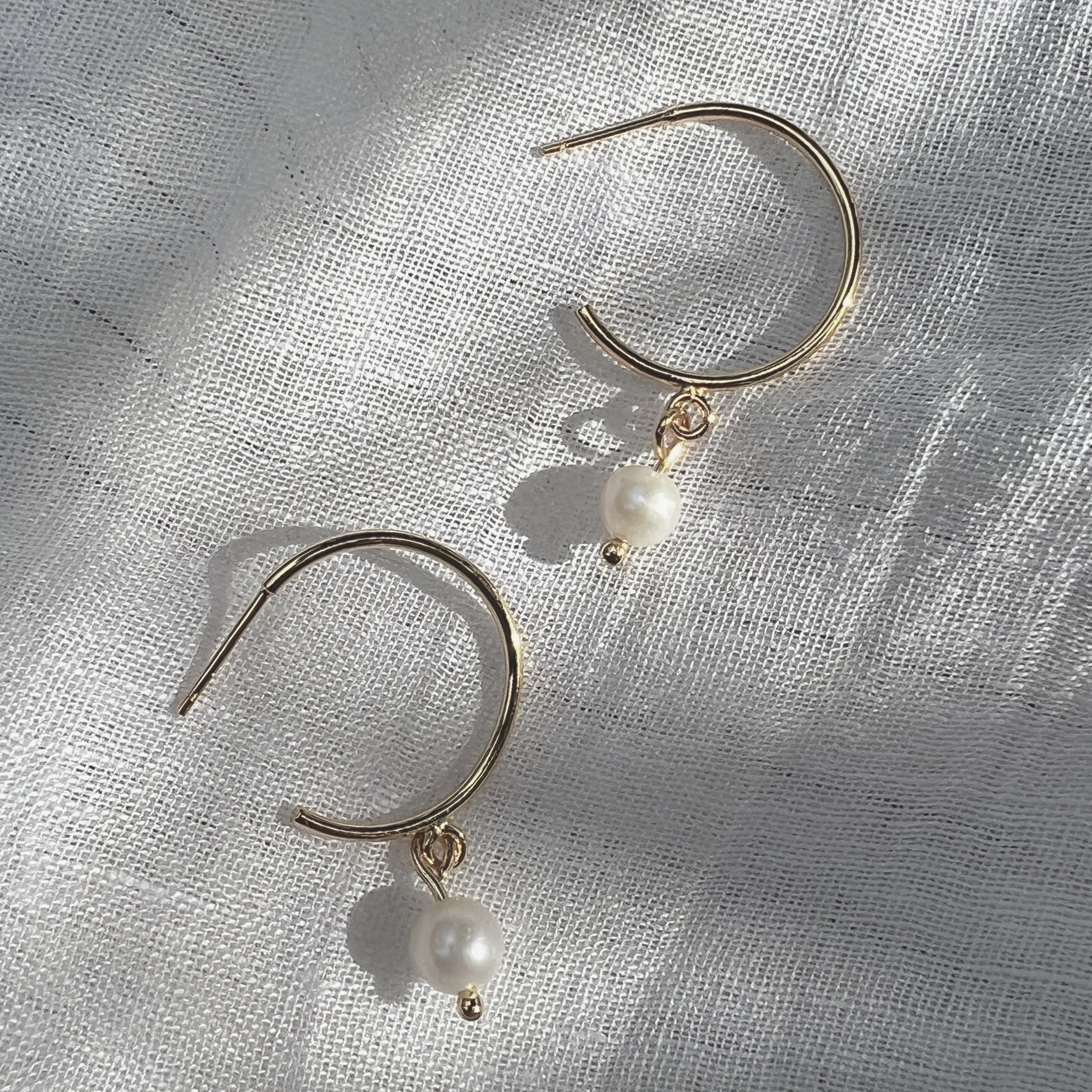 Boucles d'oreilles créoles en perles d'eau douce